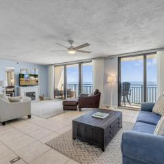 New Listing! Dog-friendly direct oceanfront with private balcony and heated rooftop pool