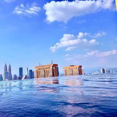 THE LUCENTIA SUITES by LUXURY