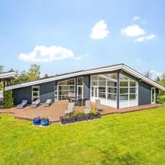 Holiday Home Helena - 700m from the sea by Interhome
