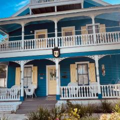 Historic Luxury Two Bedroom Apartment