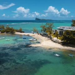 Pointe d'Azur Beachfront Homes - Pereybere