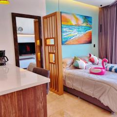 New Studio with King Bed and Balcony in 4thFloor