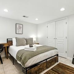 Cozy 2BR Flat - Walk to METRO Union Market