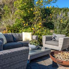 Waiheke Oasis - Your Summer Sanctuary