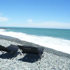 Private Rental 1 Minute Walk to the Sea 隠れ宿 波風の音 小田原の1棟貸切旅館 海まで徒歩1分