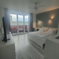 3-Bedroom Apartment with 2 Free Parking Spots - TAURON ARENA