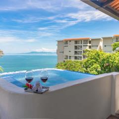 Luxury Oceanview Condo with heated Pool