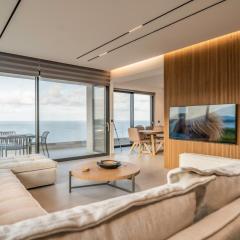 Sea View 3 BDR apt 10 min walk from the beach by Hospi