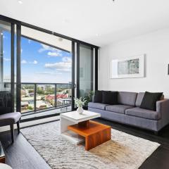 Chic 1-Bedroom Apartment with Pool and Gym