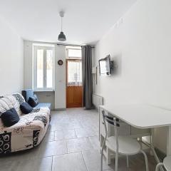 Bright studio in Coursan close to activities