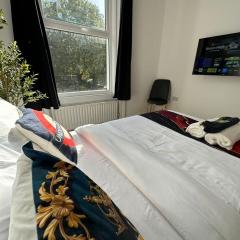 London 2 bedroom Westminster borough apartment with Skysports and Netflix