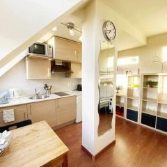 Nevadahome SERRANEU studio con garaje privado