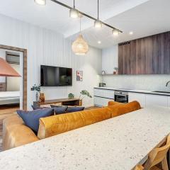 Domillion 5bdr Modern Urban Fourplex So1F