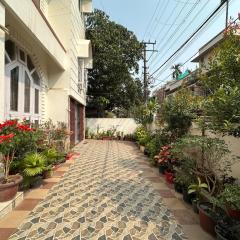 Trayaksh Homestay - Lachit Nagar -3 BHK