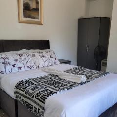 Urban Chic Studio - Sleeps 2 & Pets Ok