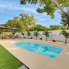 Palm Oasis-Serene Backyard Private Poolside