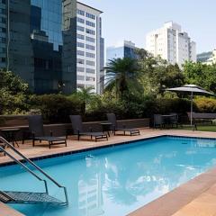 Apto Moderno com Vista e Piscina