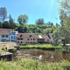 Maison au bord de la Creuse, vue sur le pont Roby