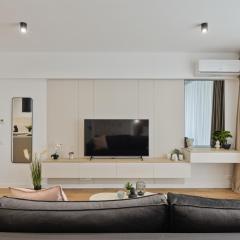 Maroon New Modern 1 king Bed Apartment for bussiness and leisure in One Cotroceni