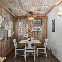 Saw Mill Cottage - Hot Tub & 10 Mins to Main St