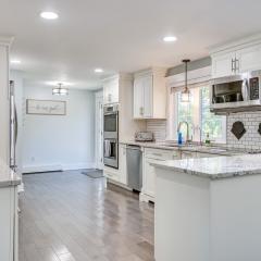 Golf, Hike and Explore Family Home in Pembroke!