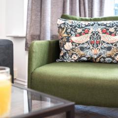 KGV Stays - Serenity House 3 bedroom near to the hospital with parking