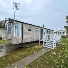Beautiful Caravan With Decking And Free Wifi At Highfield Grange Ref 26740Wr