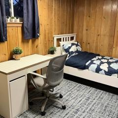 Spacious 5BR Arlington Home with Parking & Yard - Woodrow