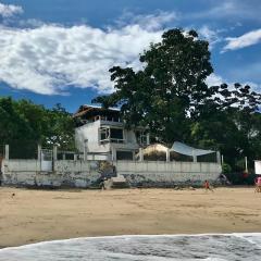 Apartamento de lujo arriba de la playa con acceso directo al mar