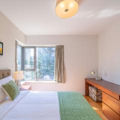 Luxury 2 Bedroom Apartment Xujiahui Shopping District