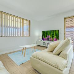 Bright Airy Retreat with Garden