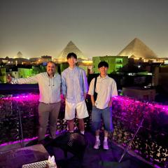 Jana Pyramids view inn