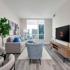 Stylish Fort York Condo w Patio Prime Location