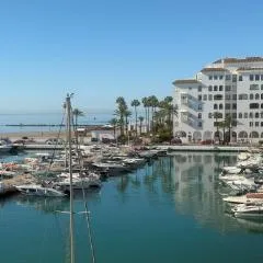 Apto con vista al puerto y salida a la playa