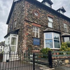 Thornleigh Guest House - Free ON STREET Parking