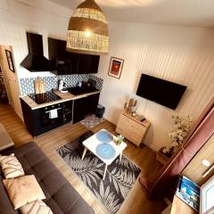 Little Corsaire Gare parking & bus