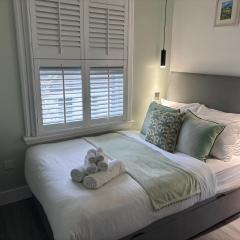 Delux Double Bedroom En Suite with Tea & Coffee Facilities