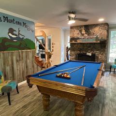 Nature's Artsy Haven - Hot Tub, Firepit, Trails