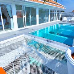 STARLAND Luxury Pool Villa Pattaya Walking Street 8 Bedrooms