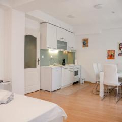 Lihnidos Home, Neer Lake APT, AC WiFi