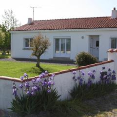 Maison rénovée avec grand jardin, proche des Sables-d'Olonne, 4 chambres, terrasse et Wifi - FR-1-426-187