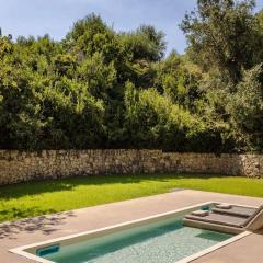 Marina by Vintage Travel