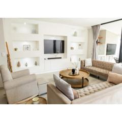 NDA Modern Stays - Deluxe Townhouse