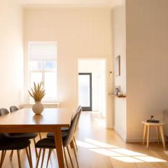 Richmond 3 BR Retreat near Bridge Rd and MCG