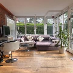 Central, house with 4 rooms, garden, Blankenese