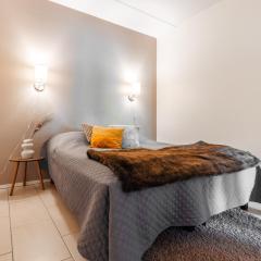 Modern 1BR Apt with Private Sauna & Next to Ski Slopes