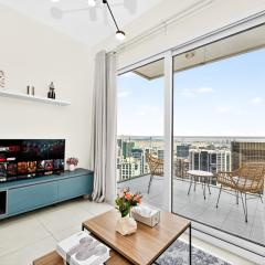 Relax Recharge l Chic Studio l Balcony Burj Al Arb & Sunset View