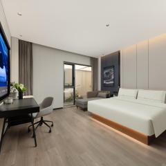 Atour Hotel Shenzhen CBD Futian Metro Station