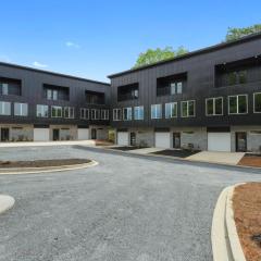 2 Bd - Bourbon Lovers Dream - Clemson & Greenville