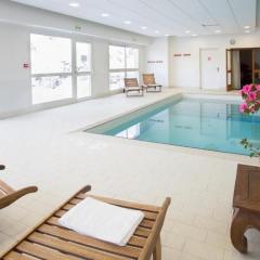 appartement Puy St Vincent pied des pistes et piscine couverte